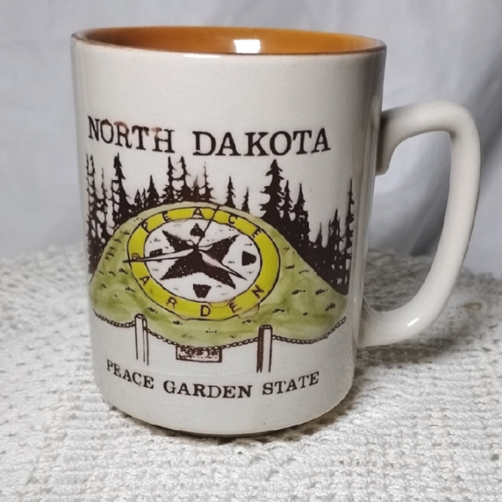 Vtg. North Dakota Peace Garden State Souvenir Mug